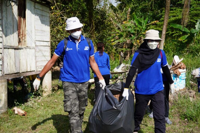 MHB volunteers help 42 families impacted by flood for house cleaning activities